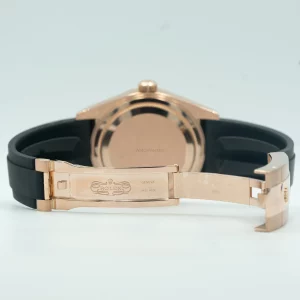 ساعة رولكس سكاي دويلر 42 مم من الذهب الوردي