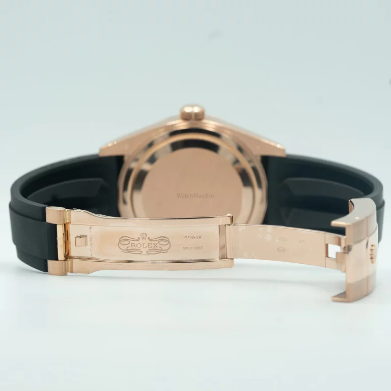 ساعة رولكس سكاي دويلر 42 مم من الذهب الوردي