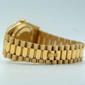 Rolex Day Date 40 Gold Black Motif