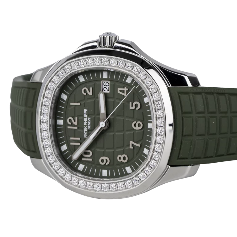 Patek Philippe Aquanaut Green Steel Quartz (2)