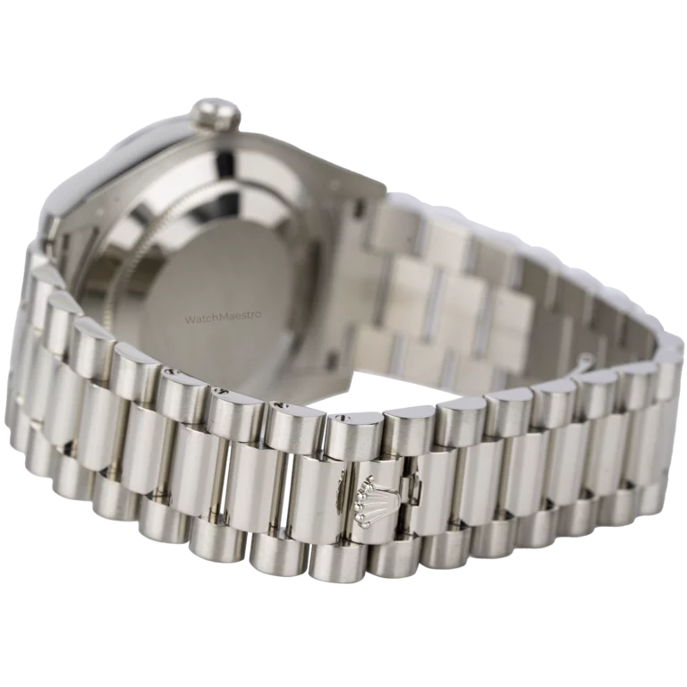 ساعة رولكس داي ديت 41 فضية مرصعة بالألماس (8)