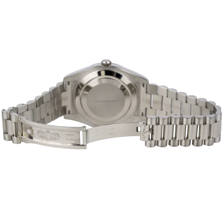 ساعة رولكس داي ديت 41 فضية مرصعة بالألماس (9)